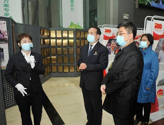 商务部效劳商业司司长陈春江一行来一定发考察调研